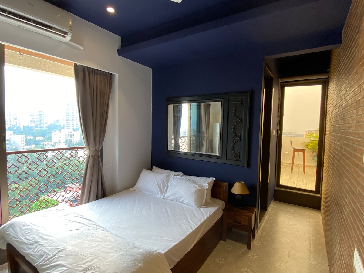 Warm metal accents and patterned flooring in Sky Lounge